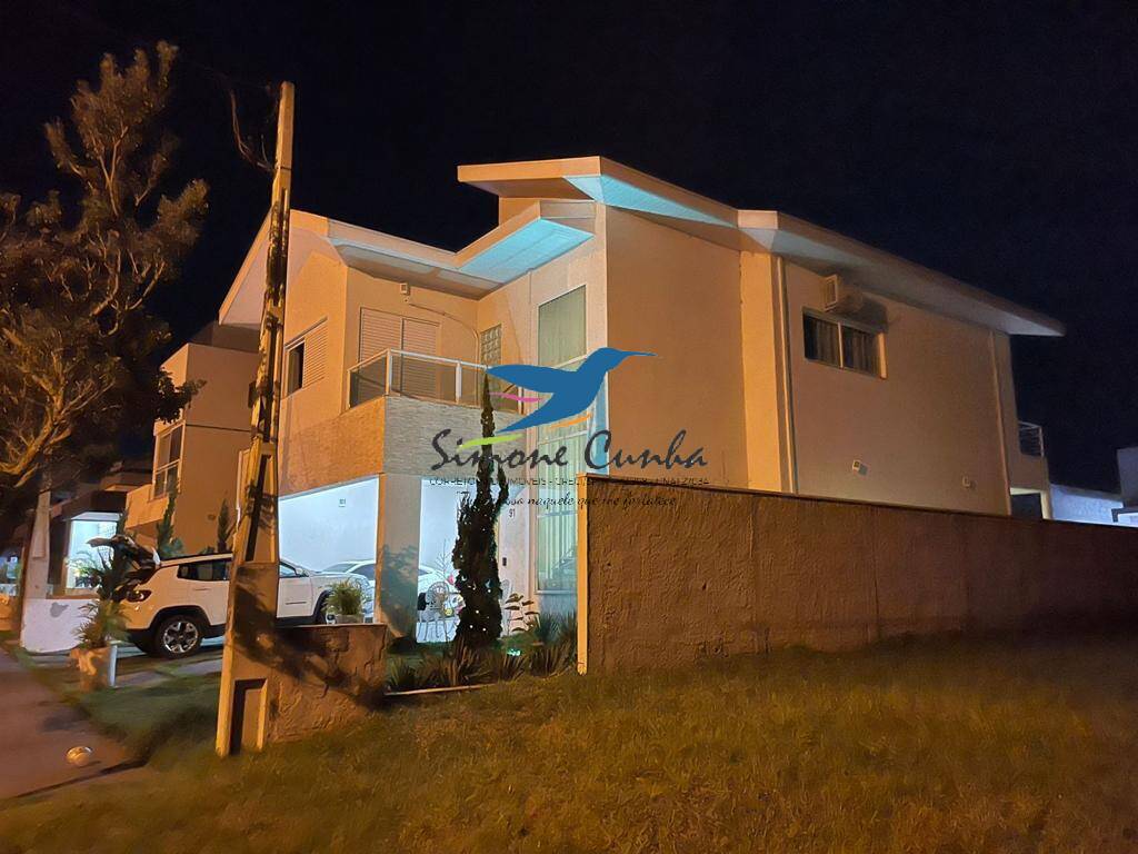 Casa de Condomínio à venda com 3 quartos, 267m² - Foto 1